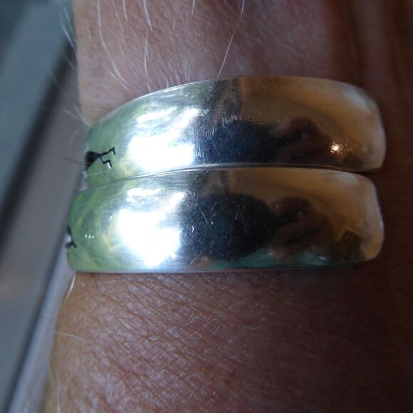 2 VTG Sterling Silver Overlay Style Stamped Cuff Bracelets Total 47.7 Gr Signed - Picture 6 of 16